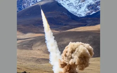 Kineska vojska testirala novi radar lansiranjem 16 balističkih raketa na jednu metu