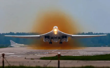 ✈️ RUSKI GIGANTI MENJAJU LOKACIJU! Strateški bombarderi Tu-160 premešteni ka Pacifiku – šta to znači? 🤯