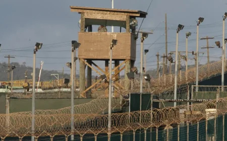 🚨 TRAMPOVA BOMBA! Planira slanje 9.000 ilegalnih migranata, uključujući i Ukrajince, u zatvor Gvantanamo?! 😱