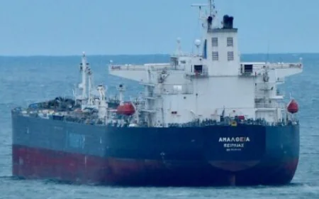Misteriozni Manevri Tankera sa Ruskom Naftom u Estonskim Vodama: Šta Se Dešava? 🚢❓