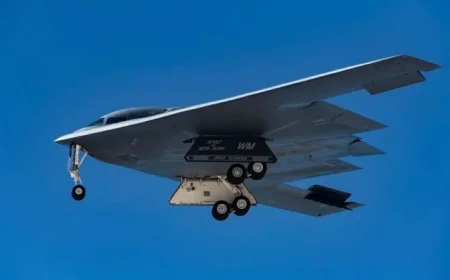 🚀 Američki B-2 bombarderi, nosioci RAZARAJUĆIH "bunker-buster" bombi, premeštaju se ka Indijskom okeanu! Da li je ovo poruka Iranu? 💥