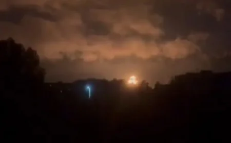 🚀 Masovni napad na Ukrajinu dok je Zelenski kod kuće: Šta se krije iza netrivijalnog tajminga? 🤔