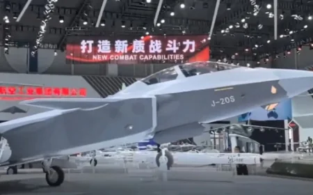 🇨🇳 Prvi na svetu: Kina uvela u upotrebu dvosede borbene avione pete generacije J-20S