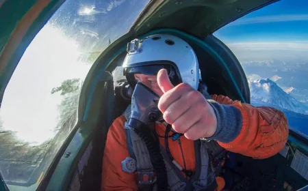 🚀 Ruski raketni napad naterao ukrajinske vojnike da beže sa platforme u Crnom moru