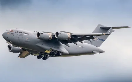 ✈️ Američki avion sa nuklearnim oružjem sleteo u Britaniju uz uključen transponder: "Poruka za Rusiju"?