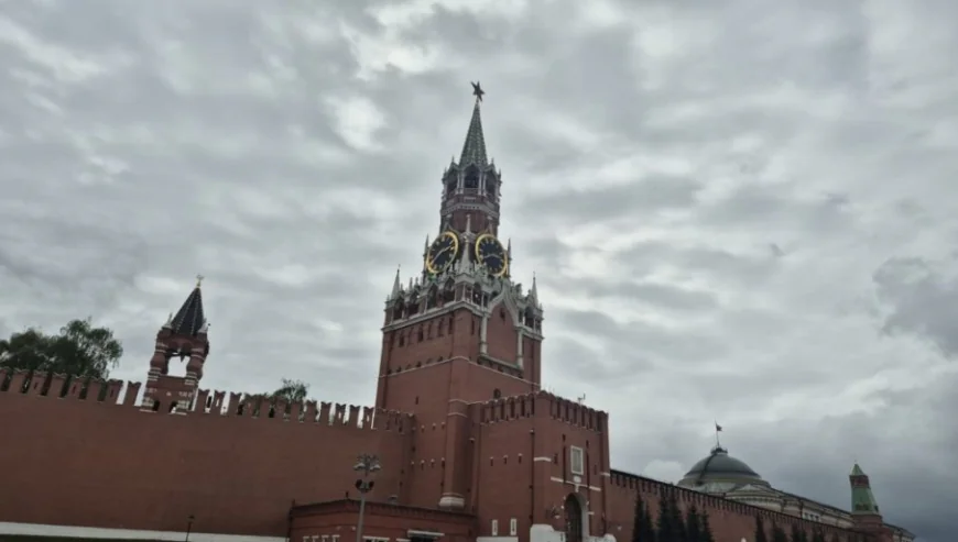 🇷🇺 RUSIJA HLADNA NA TRAMPOVE PRETNJE: „To nas nimalo ne pogađa“ – Kosačov ismeva najave sankcija i udara na Evropu 💬💥