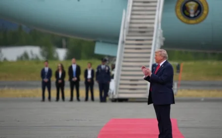 Tramp aplaudirao Putinu: Gest koji je iznenadio svet (VIDEO)