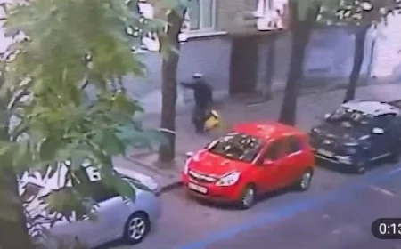 📰 UBISTVO U LAVOVU: Bivši predsednik ukrajinske skupštine likvidiran na ulici – ubica se prerušio u kurira (VIDEO)