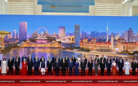 🇨🇳📸 Kineski protokol u Tjenđinu “poslao” Gutereša na ivicu zajedničke fotografije