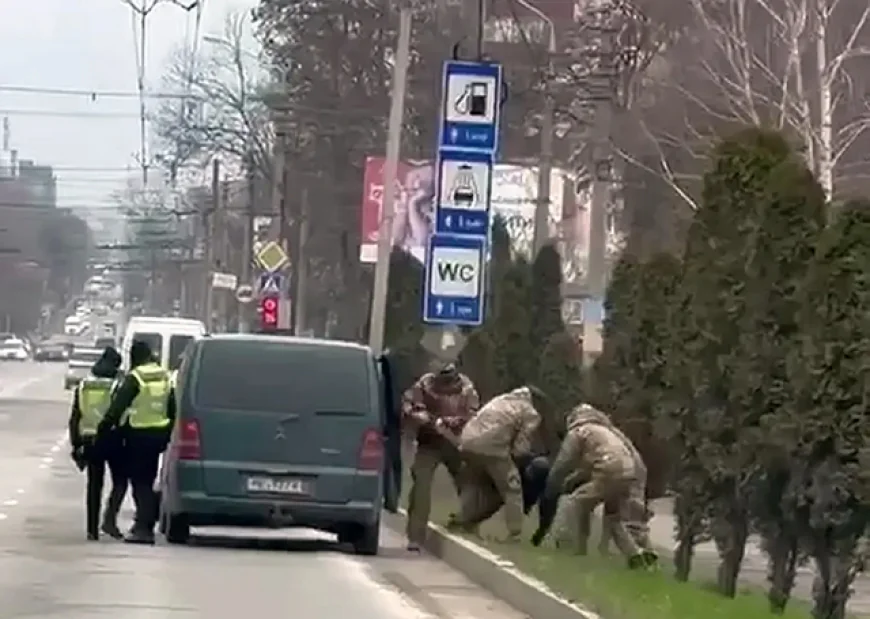🚲 Vojska ostala bez regruta, ali dobila bicikl: Odese i "TCK jurnjava"