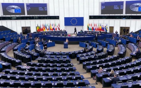 Kallas govorila o Ukrajini pred praznim salonom EP: Evropa okrenula leđa temi rata? 🇪🇺😶