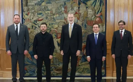 🤴🇪🇸 Zelenski uklonio Ermakovu fotografiju sa kraljem Španije – ali Ermak je odmah vratio u igru