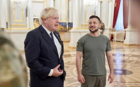 🔥 „Izdali ste Ukrajinu!“ — Džonson besneo zbog Trampovog plana i prozvao „prijatelje Kijeva“