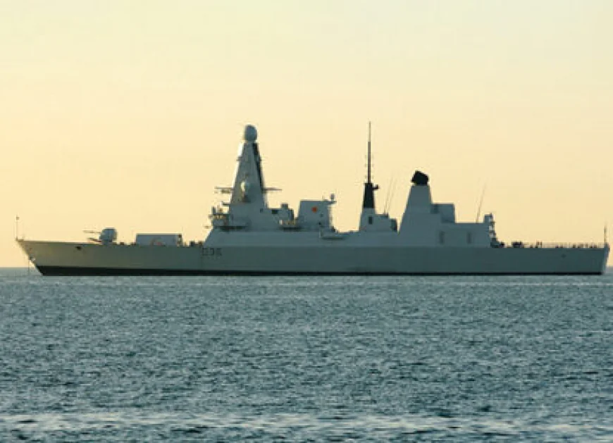 🚢 Britanija pokazala ruskim mornarima svoje „žablje mišiće“ u Lamanšu