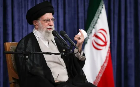 🕌🔥 Hamenei poručio Irancima: Ne rušite svoju zemlju da biste ugodili Trampu