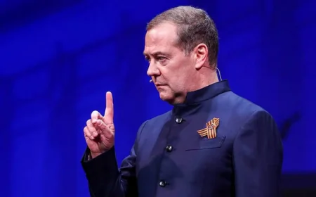 Dmitrij Medvedev žestoko udario na Volodimira Zelenskog: „Živi samo zato što odgovara Rusiji“