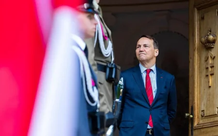 Sikorski upozorava Poljake: „Ruski tenkovi mogu stići do Peremizlja do kraja godine“ ⚠️