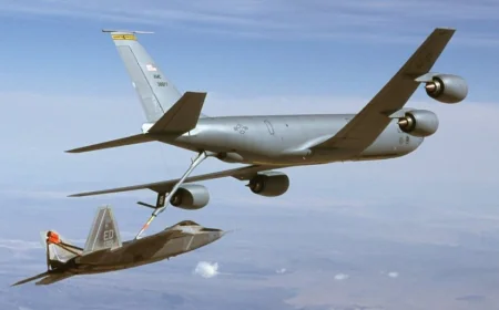 🚨 Sateliti otkrivaju veliku koncentraciju američkih snaga: F-22 u Izraelu, F-16 raspoređeni blizu Irana