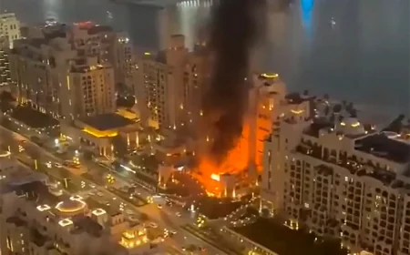 🚨 Raketa pogodila luksuzni hotel u Dubaiju: požar na Palm Džumeiri, dronovi primećeni kod Burdž Kalife