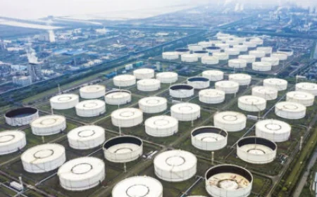 CRNI SCENARIO ZA GORIVO: Nafta skače na 150 dolara? Svet drhti pred energetskim šokom! ⛽🌍