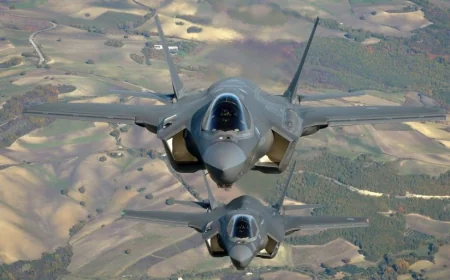 ✈️ INCIDENT IZNAD IRANA: Američki stelt lovac F-35 prinudno sleteo nakon pogotka!