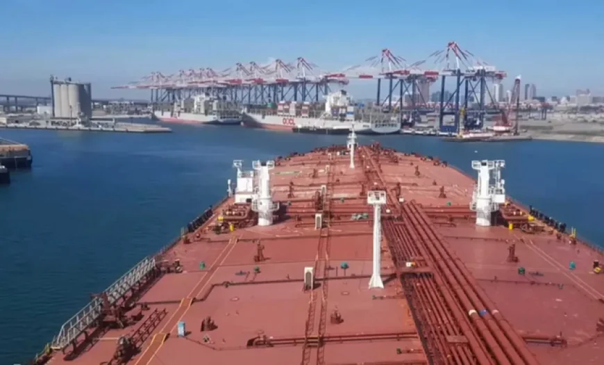 Drama na otvorenom moru: Iranski specijalci zaplenili naftni tanker u Omanskom zalivu 🌊🚢