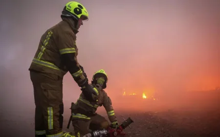 Sirene i detonacije: Serija snažnih eksplozija potresla Kijev, gori veliko skladište