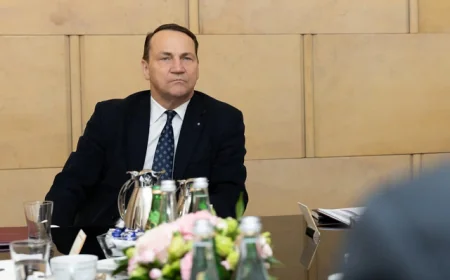 🇵🇱🇺🇦 SIKORSKI ISKRENO: Ukrajinska vojska ima oko 100 brigada i ona je na našoj strani – ali članstvo u NATO je i dalje na čekanju