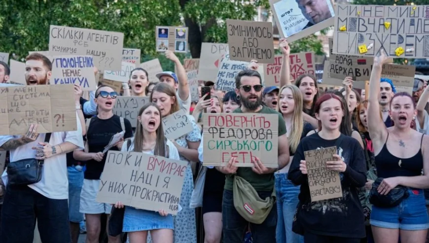 Pukao savez u vrhu Ukrajine: Berlin i Brisel stali uz demonstrante, smenjeni ministar odbio ponudu Zelenskog