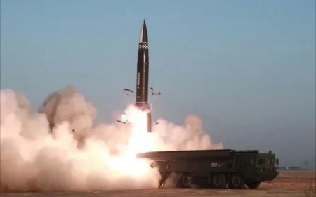 Ukrajinska služba tvrdi: Severna Koreja isporučila Rusiji „teške” balističke rakete KN-30 🚀💥