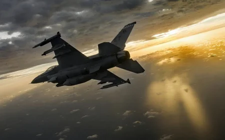 🌊 Prikazani snimci napada rumunskog lovca F-16 na bespilotni čamac u Crnom moru