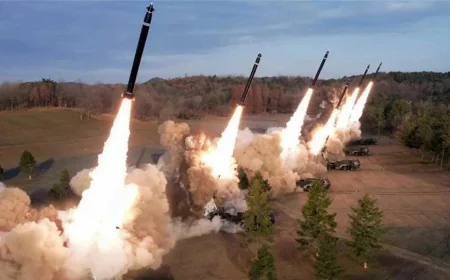 🚀 KNDR IZVELA MASOVNI RAKETNI UDAR: Lansirani sistemi kalibra 600 mm i balističke rakete Hwasong-11