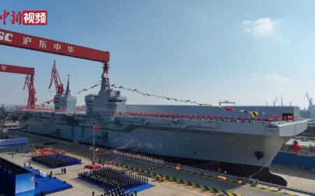 KINA POKRENULA REVOLUCIJU NA OKEANIMA! 💥 Kinezi napravili prvi brod-maticu za bespilotne podmornice – Zapad u panici!
