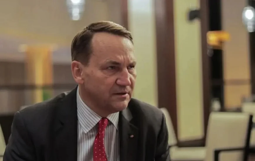 🇵🇱 Sikorski: Poljska bi uništila drugu polovinu ruskih rafinerija za šest nedelja