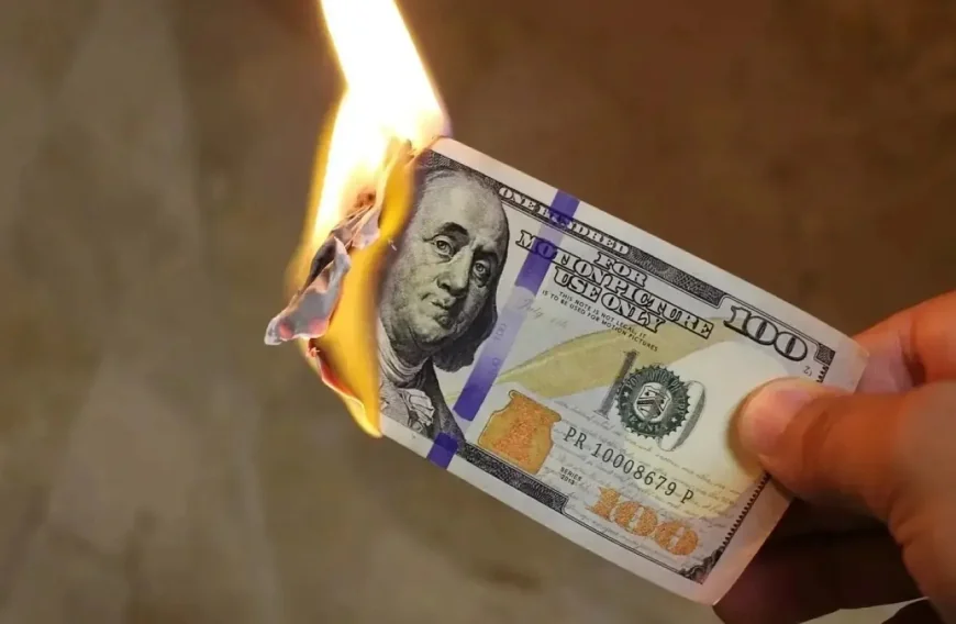 📉 ODGOVOR NA PRITISAK VAŠINGTONA | Kina sasekla investicije u američke državne obveznice na najniži nivo u poslednjih 18 godina!