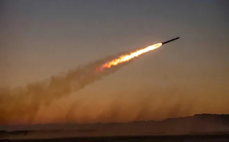 🚀 Huti raketirali aerodrom u Rijadu: Ambasada SAD poziva građane da hitno izbegavaju letove!