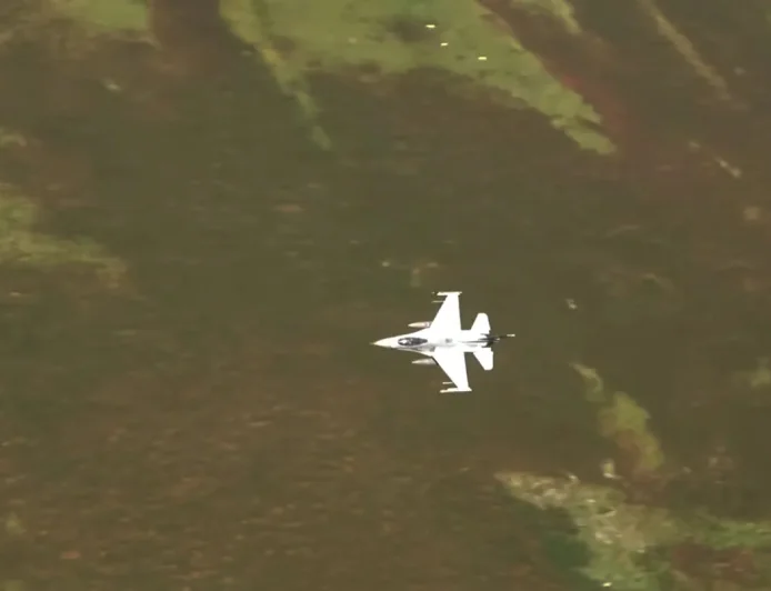✈️ Poljacima stigla hitna SMS upozorenja: Avijacija u vazduhu zbog masovnih ruskih udara na zapad Ukrajine!