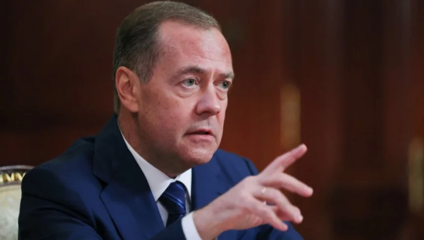 🗣️ MEDVEDEV OŠTRO O SITUACIJI U KIJEVU: "Tramp je rekao istinu — izbezumljeni pacovi u Kijevu napšće jedni druge!"