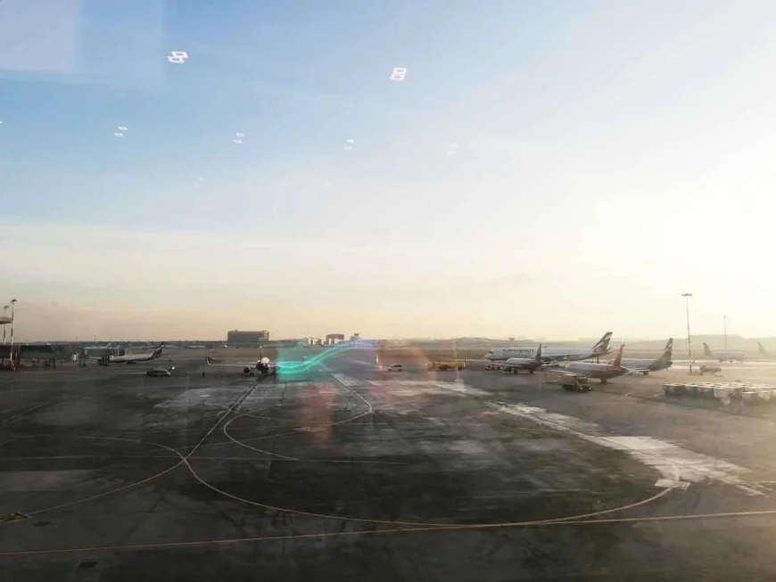 🛑 HAOS U VAZDUŠNOM SAOBRAĆAJU: Zatvorena sva četiri aerodroma u Moskvi — PVO oborio stotine ukrajinskih dronova!
