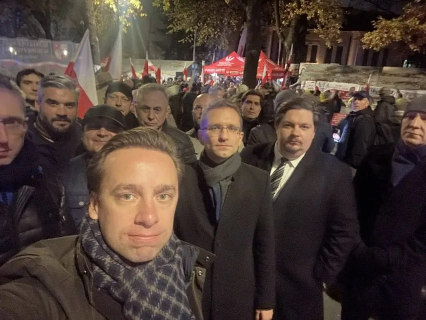 Vanredno stanje u Poljskoj: Predsednik Navrocki hitno prekinuo let i vratio se u Varšavu zbog "državnog udara"!